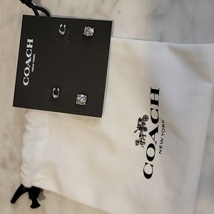 Coach signature C studs